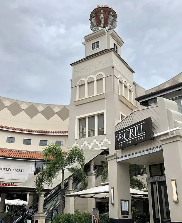Aventura Mall exterior in Aventura, Florida